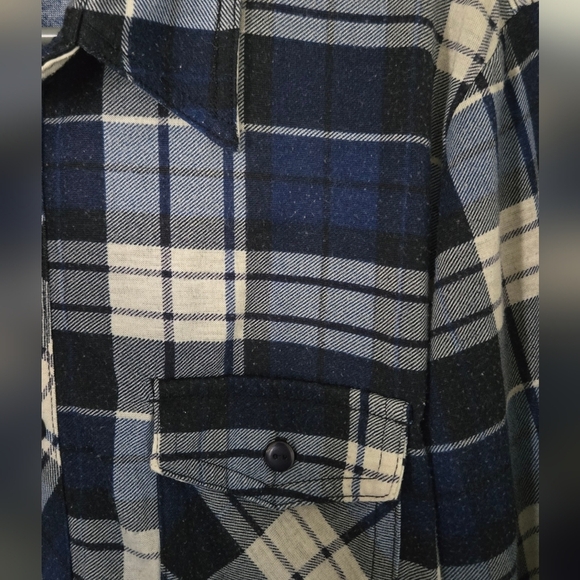 Ladies Blue flannel shirt Bella D Size XL - Picture 4 of 4